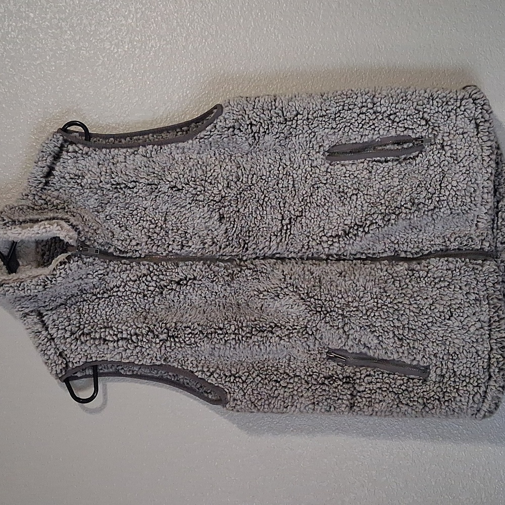 Thread + Supply Womens Vest Faux Fur Type Material, Gray, Size Large